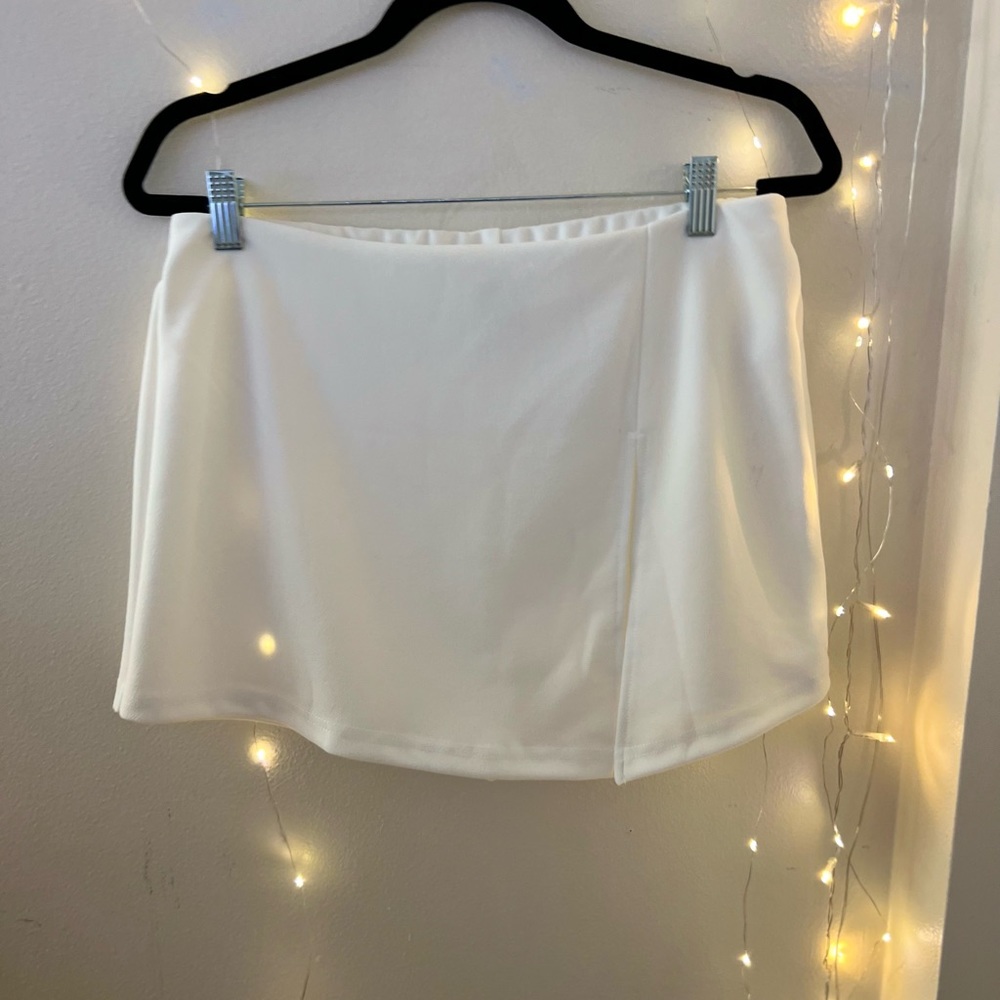 2 for 1: white SKORT, black skirt